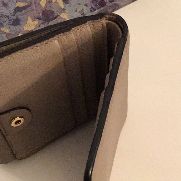 Chloe Grained Lambskin Drew Wallet - Picture 8 of 14